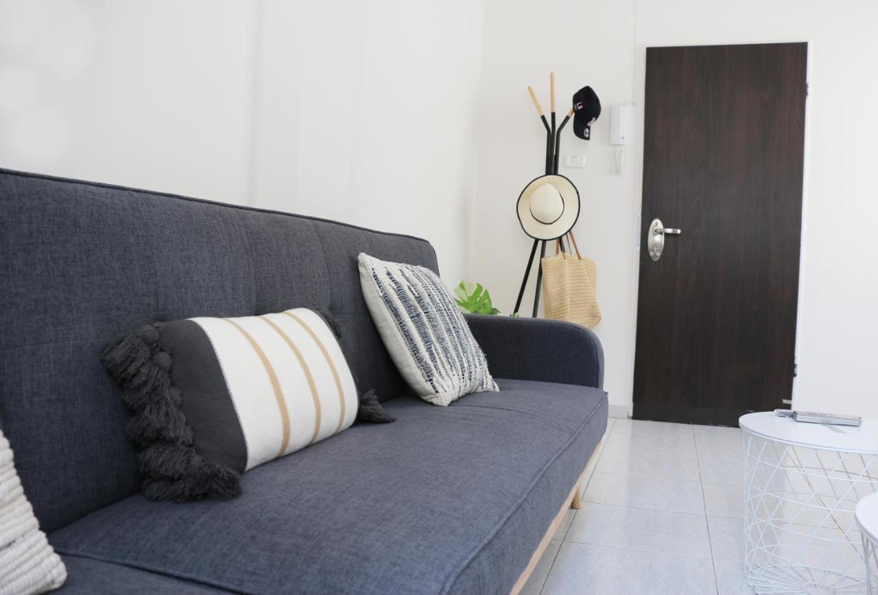 Modern And Spacious Apartment In Downtown Haifa Bagian luar foto
